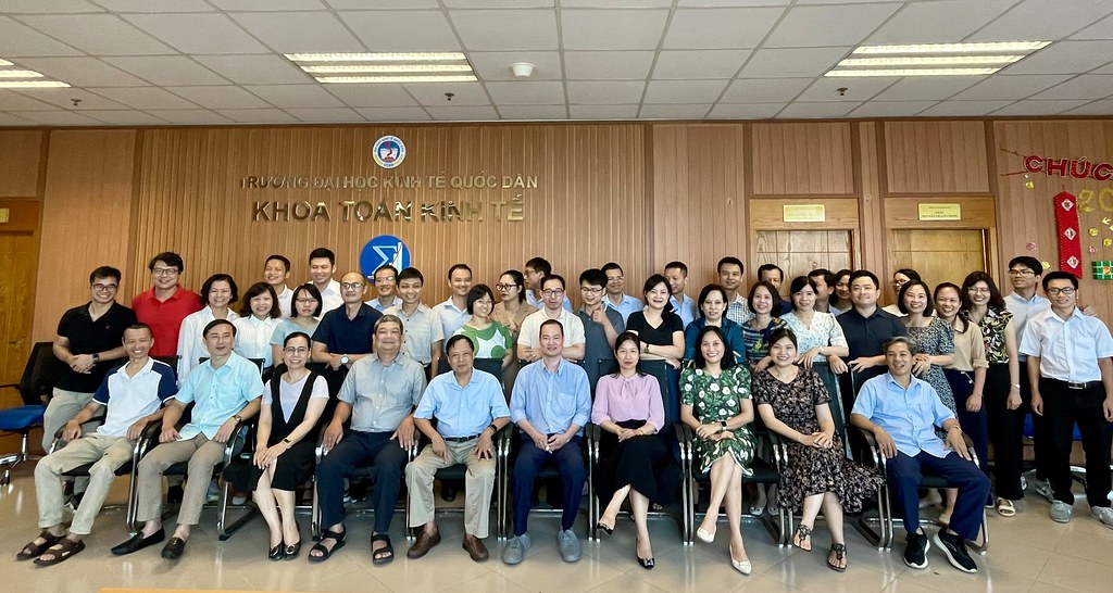 Họp mặt chia tay Khoa Toán Kinh tế