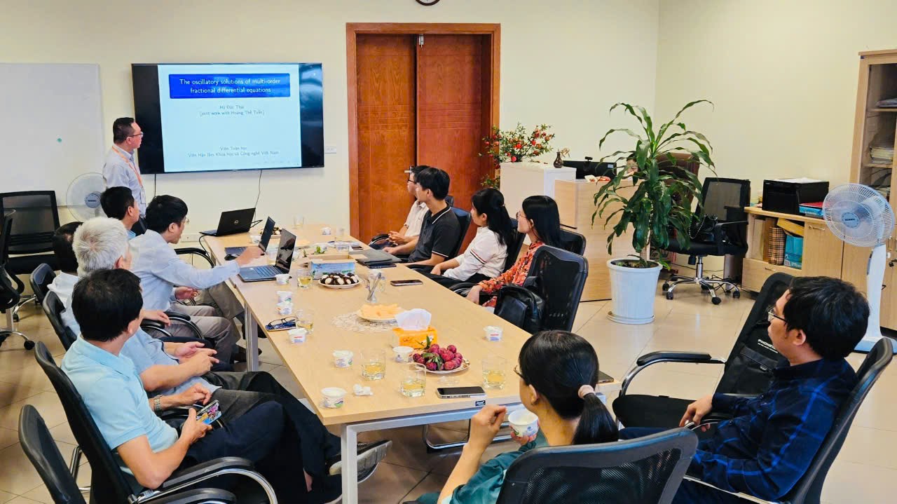 [Seminar] The oscillatory solutions of multi-order fractional differential equations