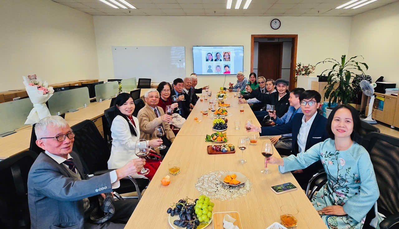 GẶP MẶT CÁC THẾ HỆ GIẢNG VIÊN, VIÊN CHỨC, NGƯỜI LAO ĐỘNG KHOA KHOA HỌC CƠ SỞ NHÂN KỶ NIỆM 43 NĂM NGÀY NHÀ GIÁO VIỆT NAM